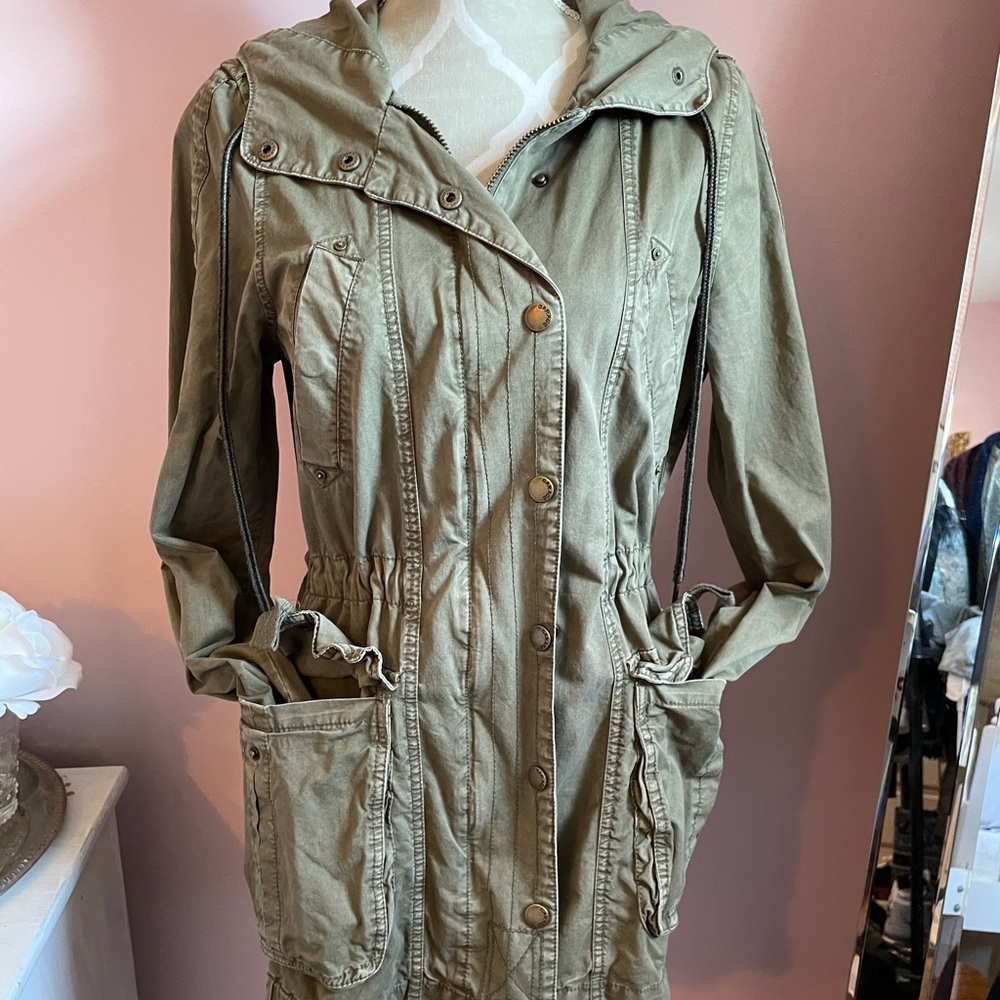 Adjustable army jacket